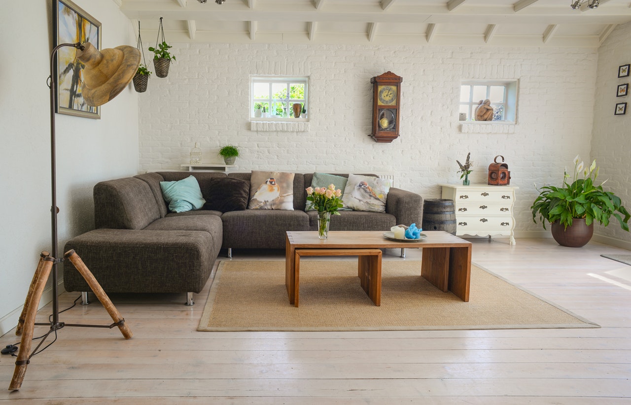 brown-wooden-center-table-584399(1)