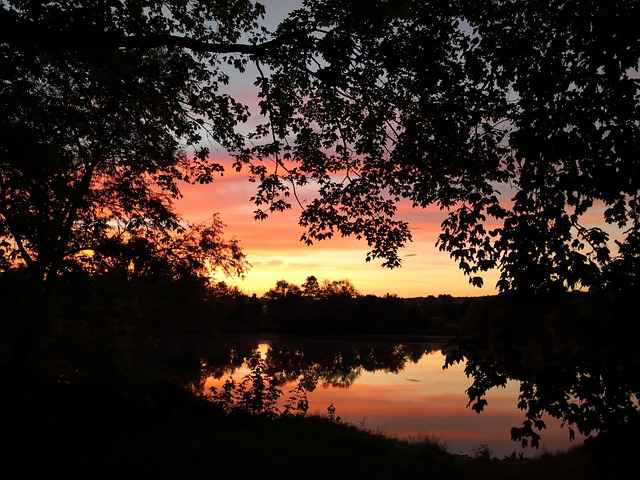 Ile kosztuje spływ pontonowy Wkrą – aktualne ceny i porównanie